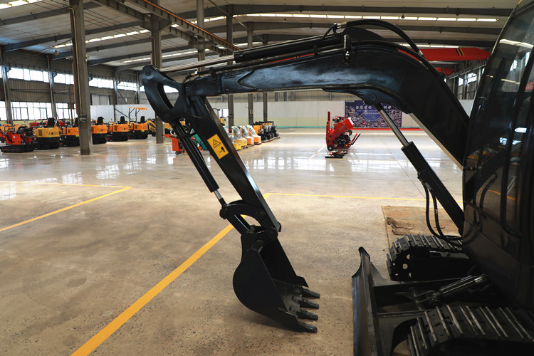 小型挖掘機使用破碎錘要注意什么？搞不好挖機報廢