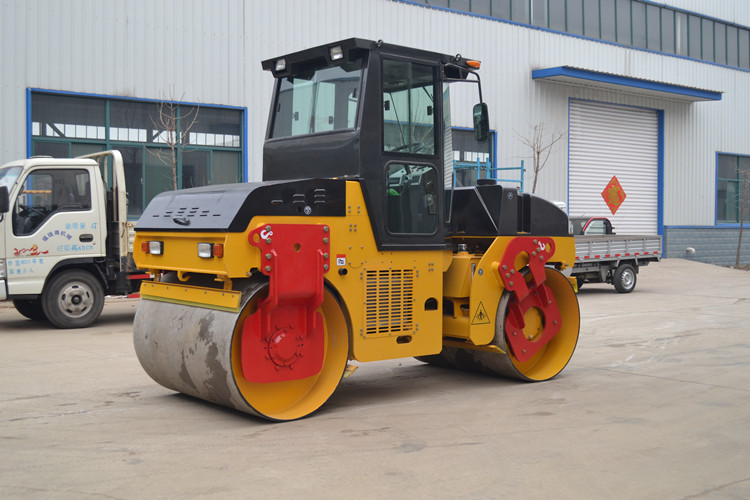 3噸以上小型壓土機機械性能包括哪些？