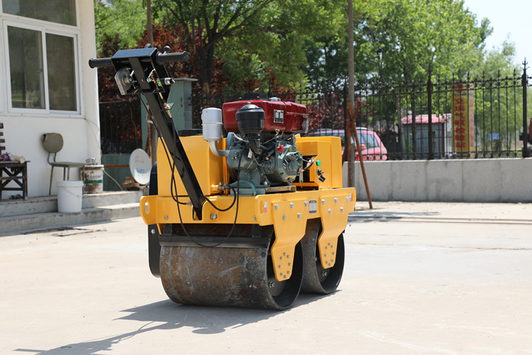 為什么小型壓路機會漏油？該如何解決？
